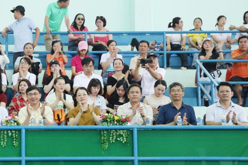 Các đồng chí trong Ban Giám đốc Báo và Phát thanh, Truyền hình Lâm Đồng tham dự hội thao