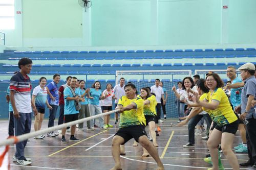 Đội kéo co Văn phòng giành giải Nhất chung cuộc