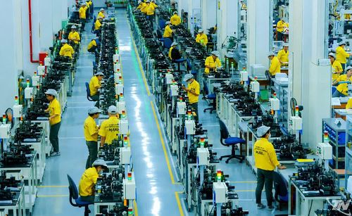 Nguồn nhân lực có kỷ luật và tay nghề đang góp phần tạo nên sự ổn định cho dây chuyền sản xuất.