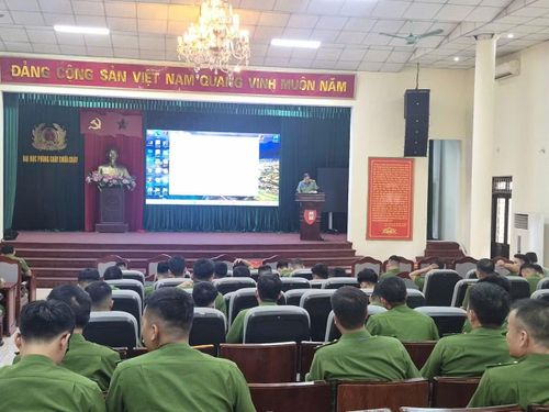 150 học viên là Trưởng, Phó Trưởng Công an cấp xã của 5 tỉnh miền núi phía Bắc tham gia khóa tập huấn.