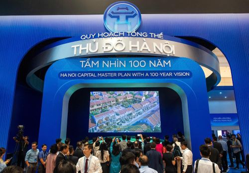  Trước đó, ngày 13/5, UBND TP Hà Nội đã ban hành quyết định phê duyệt Quy hoạch tổng thể Thủ đô Hà Nội tầm nhìn 100 năm, là quy hoạch hợp nhất, tích hợp Quy hoạch Thủ đô và Quy hoạch chung Thủ đô.