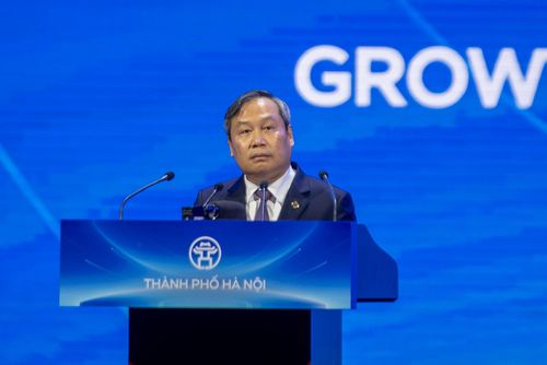  Chủ tịch UBND TP Hà Nội Vũ Đại Thắng cho biết hội nghị hôm nay mở đầu cho quá trình đưa quy hoạch vào cuộc sống; phát huy hiệu quả các cơ chế, chính sách mới; huy động và sử dụng hiệu quả mọi nguồn lực để thực hiện các mục tiêu phát triển của Thủ đô.
