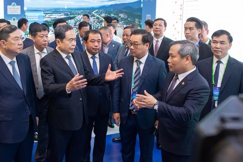 Quy hoạch này xác định phạm vi toàn bộ địa giới hành chính Thủ đô, diện tích tự nhiên 3.359 km2, quy mô dân số dự báo 14-15 triệu năm 2035 đến 17-19 triệu vào năm 2065. Quy hoạch lấy quan điểm xây dựng Thủ đô "Văn hiến - Văn minh - Hiện đại - Hạnh phúc", con người làm trung tâm, với cấu trúc không gian phát triển theo mô hình "đa tầng, đa lớp, đa cực, đa trung tâm". 