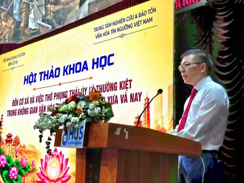 PGS.TS Đinh Đoàn Long, Phó trưởng tiểu ban di tích đền Cơ Xá phát biểu khai mạc hội thảo
