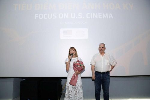 Nữ diễn viên Jane Seymour và NSX Bill Mechanic