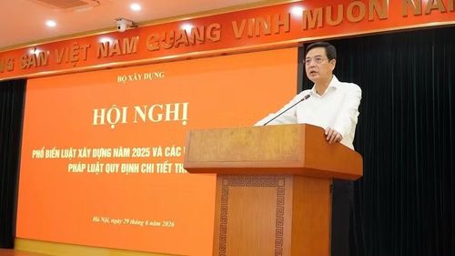  Thứ trưởng Xây dựng Bùi Xuân Dũng phát biểu tại hội nghị (Ảnh: Lan Hương) 