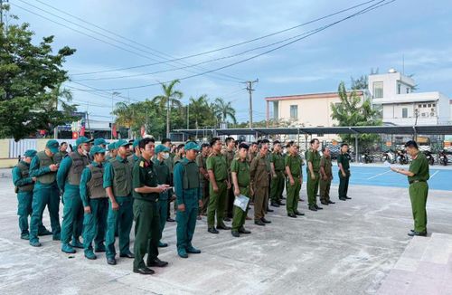 Công an xã Thăng An ra quân trấn áp tội phạm.