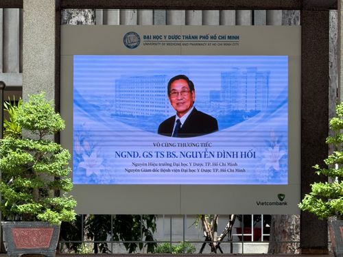  Hình ảnh GS-TS-BS Nguyễn Đình Hối trong khuôn viên Trường Đại học Y Dược TPHCM. Ảnh: BS Nguyễn Hữu Trung. 