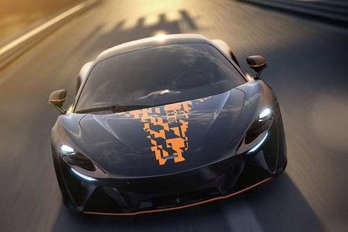 Khi McLaren Racing chính thức bước vào chặng đua Formula 1 Grand Prix thứ 1.000, họ sẽ trở thành đội đua thứ hai trong lịch sử đạt được cột mốc vĩ đại này. 10 chiếc Artura phiên bản đặc biệt này là lời tri ân sâu sắc gửi đến từng chặng đua lịch sử và tinh thần đồng đội tuyệt vời đã đưa McLaren chạm đến vinh quang.