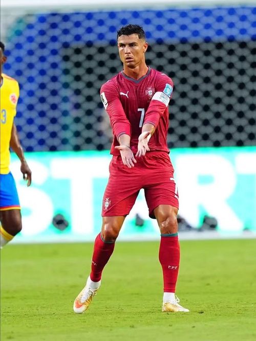 Trong hiệp 1 trận gặp Colombia, Ronaldo đã có màn trình diễn đầy nỗ lực và ít nhiều đã gây ra được khó khăn cho đại diện Nam Mỹ.