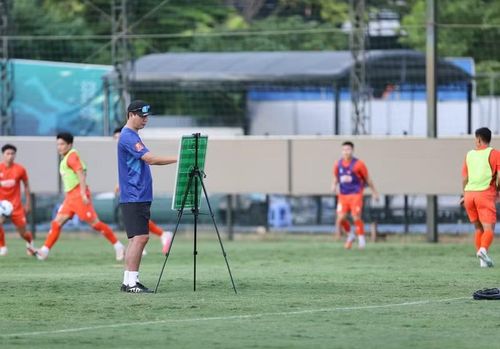 Thầy trò HLV Kim Sang Sik có chuyến rèn quân kéo dài 2 tuần tại thành phố Incheon và dự kiến sẽ thi đấu 3 trận đấu tập tại đây. Ảnh: VFF.