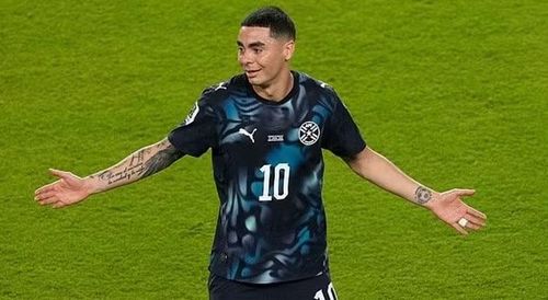 Phía Paraguay có sự trở lại của tiền đạo Miguel Almiron sau án treo giò.