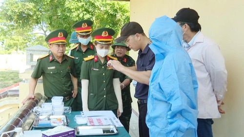 TP Huế hoàn thành lấy hơn 460 mẫu hài cốt liệt sĩ phục vụ giám định ADN tại 11 nghĩa trang. Ảnh: Lê Sáu