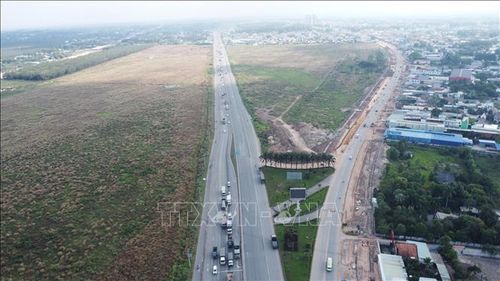 Khu đất tại phường Long Thành, thành phố Đồng Nai được đưa ra đấu giá. Ảnh: Công Phong/TTXVN