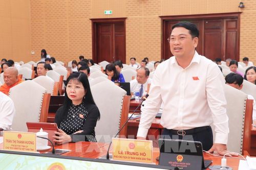 Đại biểu phát biểu tại kỳ họp. Ảnh: Lê Huy Hải - TTXVN