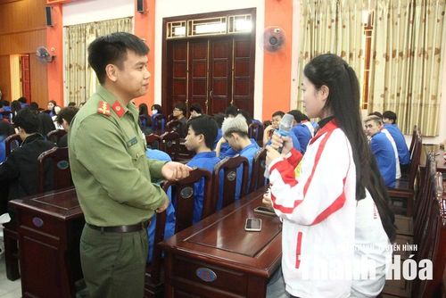 Ban Thanh niên Công an tỉnh phối hợp với đoàn thanh niên các trường cao đẳng, đại học trên địa bàn tỉnh tổ chức Diễn đàn Thanh niên với công tác đấu tranh phòng, chống thông tin xấu độc trên không gian mạng.