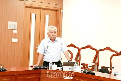 Lãnh đạo Sở Nông nghiệp và Môi trường báo cáo tiến độ thực hiện các dự án điện hạt nhân.
