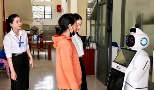 Xã Bắc Bình đã tiếp nhận và đưa vào vận hành hệ thống Robot tích hợp trí tuệ nhân tạo tại Trung tâm Phục vụ hành chính công.
