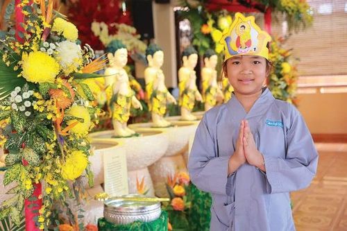 Bé Nguyễn Nhật Linh