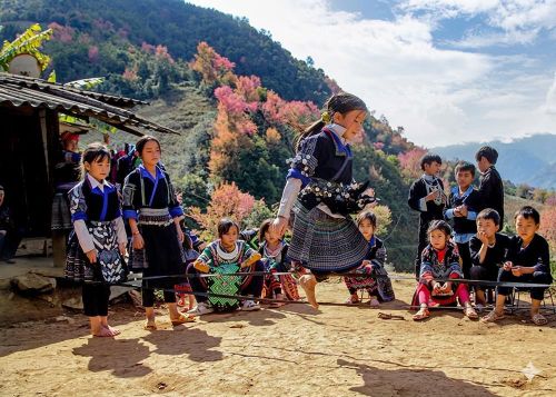 Trẻ em vùng cao tham gia các hoạt động vui chơi, góp phần phát triển toàn diện về thể chất và kỹ năng. Ảnh nguồn: Laocai.gov.vn