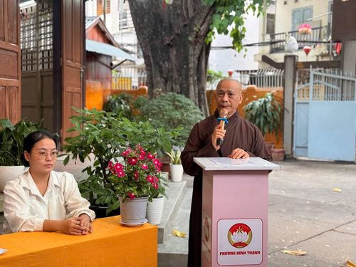 Thượng tọa Thích Tâm Chơn, trụ trì chùa Phước Bửu cho rằng, mỗi người dân phải là bông hoa đẹp bằng cách sống có ý thức bảo vệ môi trường.