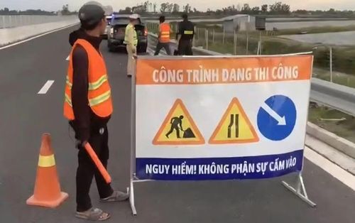 Ngoài việc xử lý hành chính, buộc đơn vị thi công chấm dứt ngay hành vi vi phạm và thực hiện đầy đủ các biện pháp bảo đảm an toàn giao thông.