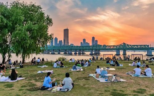 Không chỉ nổi tiếng với ẩm thực hấp dẫn và văn hóa đặc sắc, Hàn Quốc còn khiến du khách mê mẩn bởi những danh lam thắng cảnh tuyệt đẹp trải dài khắp đất nước. Ảnh: korea-welcome-kit