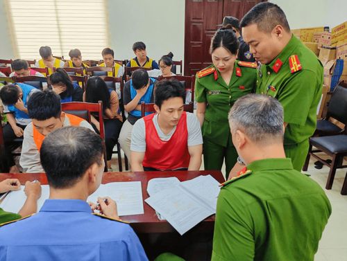 Liên quan việc lợi dụng mô hình kinh doanh “hợp đồng kỳ nghỉ” để lừa đảo chiếm đoạt tài sản, tính đến ngày 16-6-2026, Cơ quan Cảnh sát điều tra, Công an thành phố Hà Nội đã khởi tố 25 vụ án, 201 bị can. Ảnh: Công an Hà Nội