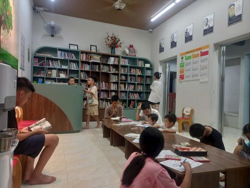 Một góc không gian đọc sách tại "Thư viện Hạnh Phúc". Ảnh: Ngọc Minh