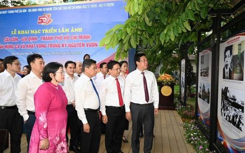 TPHCM khai mạc triển lãm ảnh với chủ đề "Sài Gòn - Gia Định - TPHCM: Bản anh hùng ca và khát vọng trong Kỷ nguyên vươn mình". Ảnh: Quốc Thanh.
