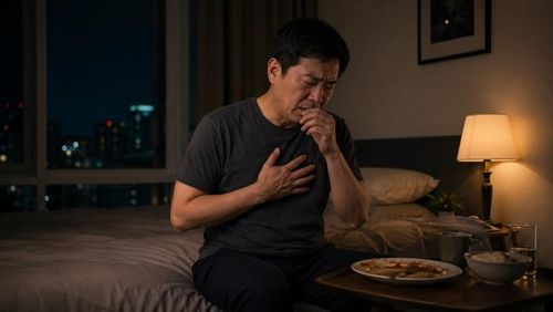 Nóng rát sau xương ức, ợ chua, ho về đêm tái diễn sau các bữa ăn muộn là dấu hiệu người bệnh không nên chủ quan.