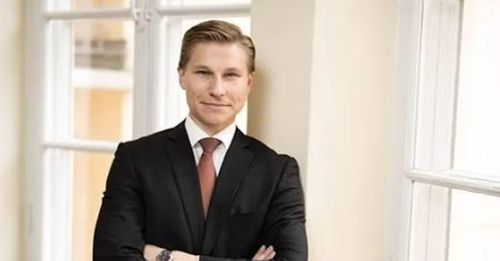 Theo ông Hakkanen, những sửa đổi mới sẽ giúp Phần Lan tận dụng đầy đủ năng lực răn đe hạt nhân của NATO. Ông cũng chỉ trích các ý kiến phản đối thay đổi này là dựa trên quan điểm sai lầm.