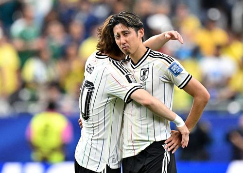  Hiroki Ito (phải) cùng các đồng đội ở hàng thủ có màn trình diễn tốt trước Brazil. Nhưng phút lóe sáng của những cá nhân như Casemiro hay Gabriel Martinelli tước đi cơ hội đi tiếp của đại diện châu Á. 