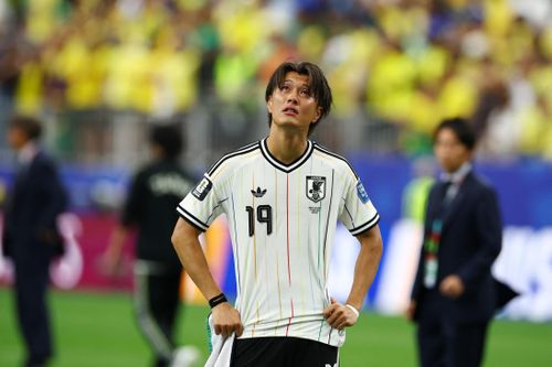  Nỗi buồn của tiền đạo Koki Ogawa. Anh vào sân sau khi Martinelli nâng tỷ số lên 2-1 cho Brazil nhưng không thể tạo ra khác biệt cho Nhật Bản. 