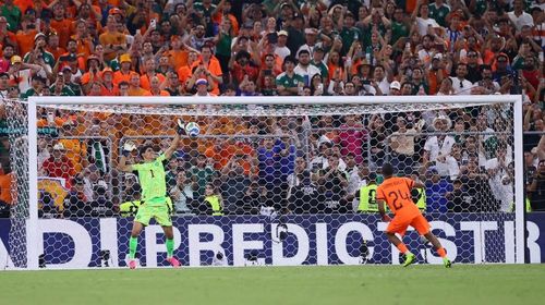 Thủ môn Morocco tiếp tục chứng minh đẳng cấp của một chuyên gia bắt penalty hàng đầu thế giới.