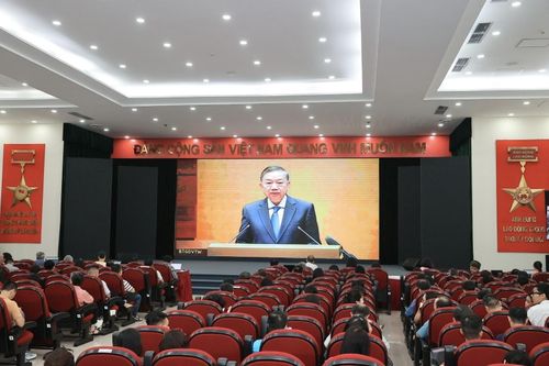 Cán bộ, đảng viên thuộc Đảng bộ Thông tấn xã Việt Nam tham dự Hội nghị. Ảnh: Minh Quyết - TTXVN