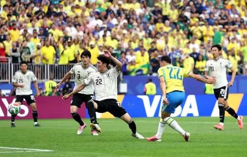 Gabriel Martinelli dứt điểm nâng tỷ số lên 2-1 cho Brazil. (Ảnh: FIFA)