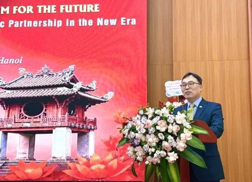 Ngài Choi Young Sam, Đại sứ Hàn Quốc tại Việt Nam phát biểu tại Diễn đàn.