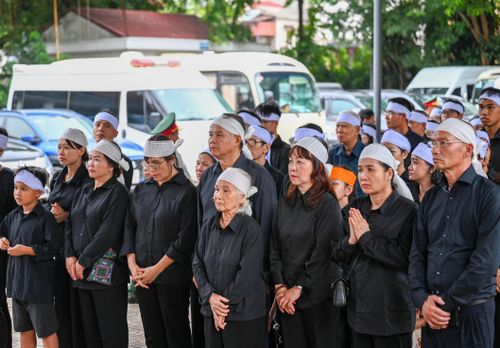 Gia đình Đại tá, Anh hùng Lực lượng vũ trang nhân dân La Văn Cầu