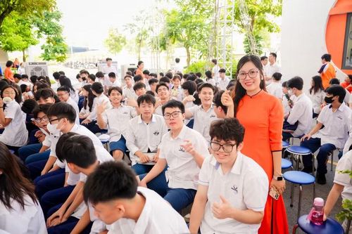 Bộ Chính trị ban hành Nghị quyết về đột phá phát triển giáo dục và đào tạo