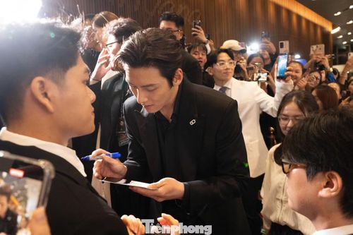 Ji Chang Wook giao lưu cùng khán giả tại Liên hoan phim châu Á.