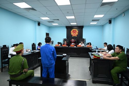 Toàn cảnh phiên tòa.