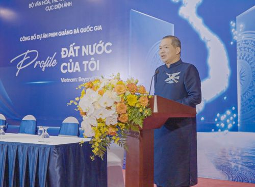 Đạo diễn Lương Đình Dũng.