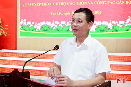 Đồng chí Trần Mạnh Sơn - Phó Bí thư Đảng ủy, Chủ tịch UBND xã Can Lộc phát biểu tại buổi lễ.