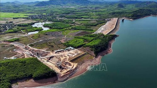 Các đơn vị thi công đẩy nhanh tiến độ hạng mục tràn xả lũ mới nhằm bảo đảm yêu cầu vận hành, phòng chống lũ năm 2026.