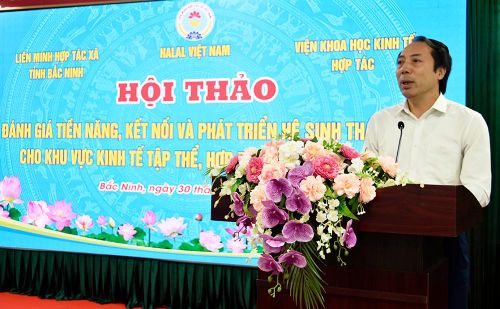  Đồng chí Phạm Minh Hiền, Chủ tịch Liên minh Hợp tác xã tỉnh Bắc Ninh phát biểu khai mạc hội thảo. 