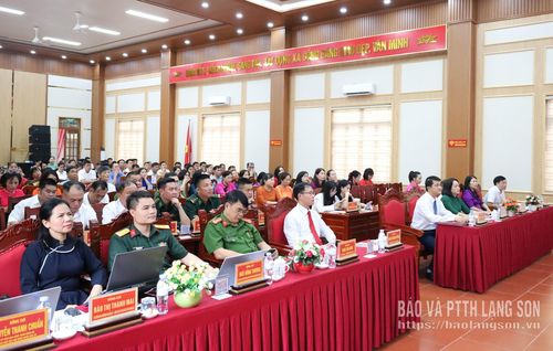 Các đại biểu dự hội nghị