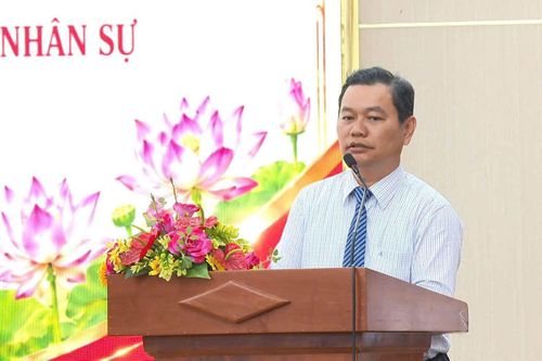 Đồng chí Phan Đức Tuyên, Phó Bí thư Thường trực Đảng ủy phường Phan Thiết phát biểu chỉ đạo tại hội nghị