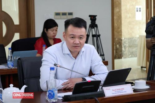 Ông Lê Trung Hưng, Phó Tổng Giám đốc Tổng Công ty Dầu Việt Nam (PVOIL) phát biểu