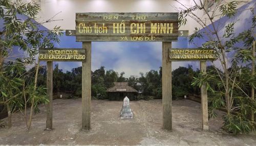 Mô hình Đền thờ Bác Hồ được xây dựng vào năm 1971.